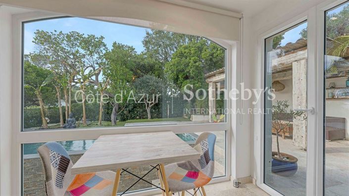 Image No.9-6 Bed House for sale