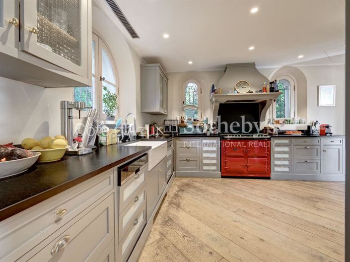 Image No.11-4 Bed Property for sale