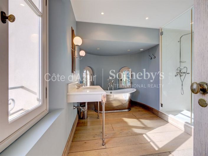 Image No.16-4 Bed Property for sale