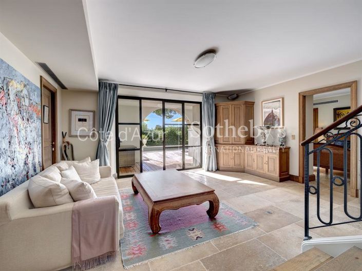 Image No.9-4 Bed Property for sale