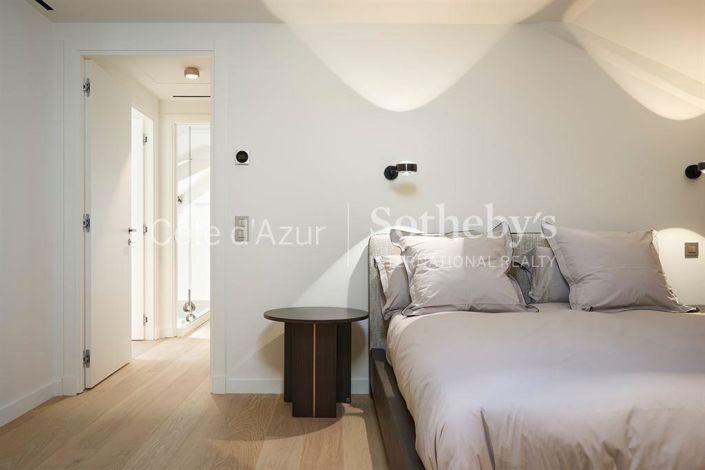 Image No.14-3 Bed Property for sale