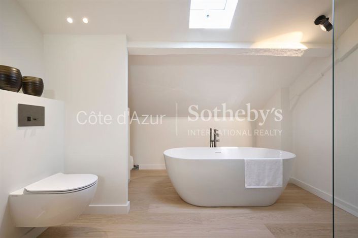 Image No.18-3 Bed Property for sale