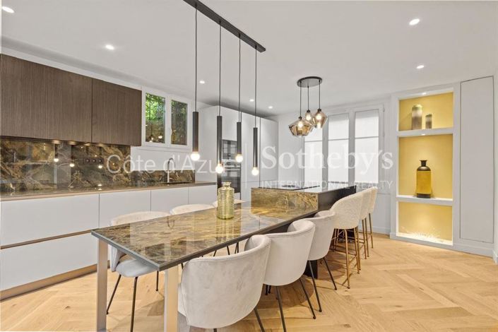 Image No.2-4 Bed Property for sale