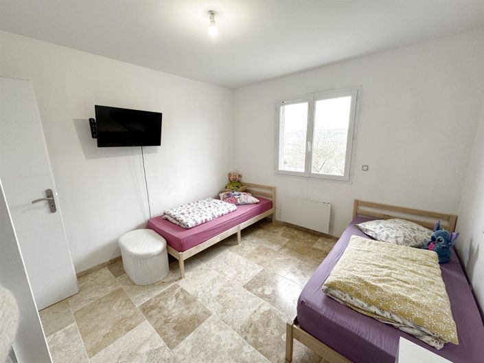 Image No.10-3 Bed House for sale