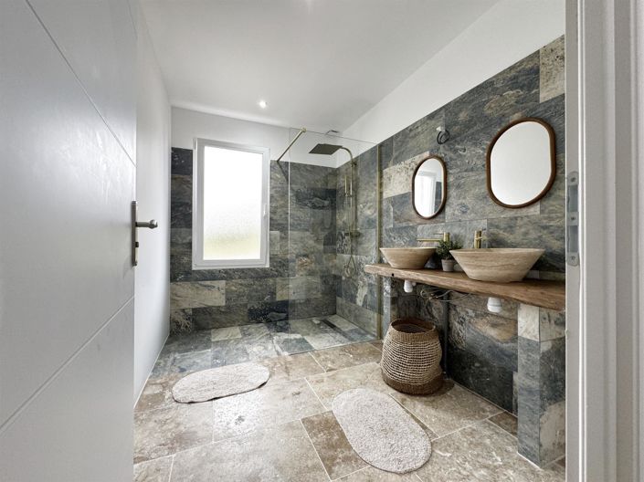 Image No.5-3 Bed House for sale