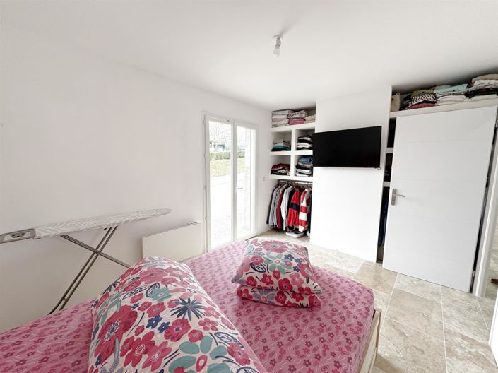 Image No.8-3 Bed House for sale