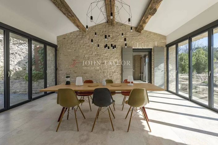 Image No.8-6 Bed House for sale