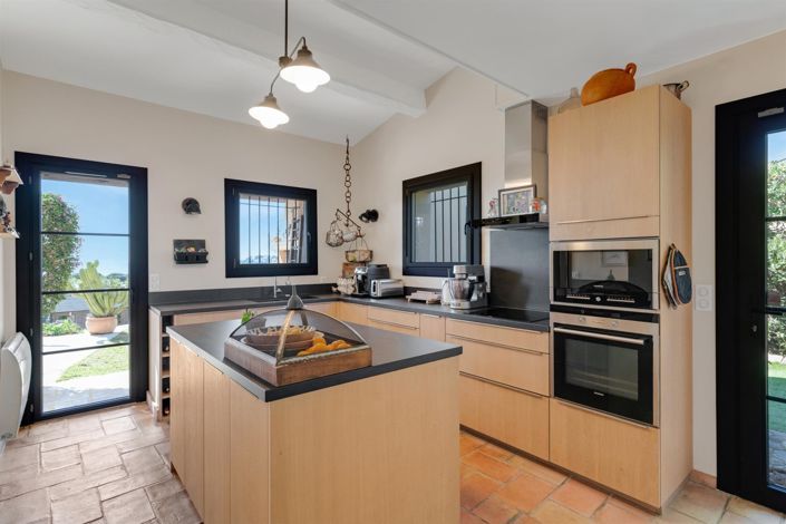 Image No.16-4 Bed House for sale