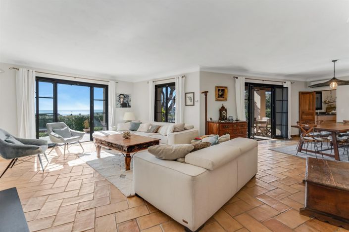 Image No.8-4 Bed House for sale