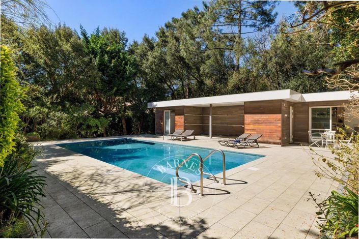Image No.25-9 Bed House for sale
