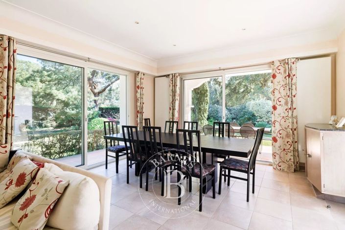 Image No.9-9 Bed House for sale