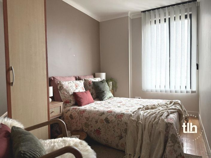 Image No.18-4 Bed House for sale