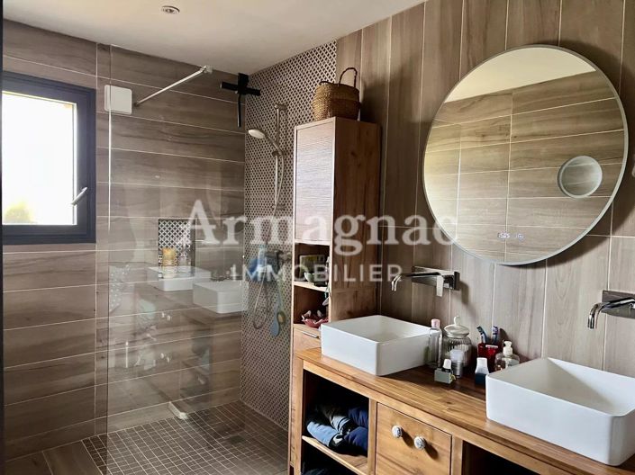 Image No.12-3 Bed House for sale