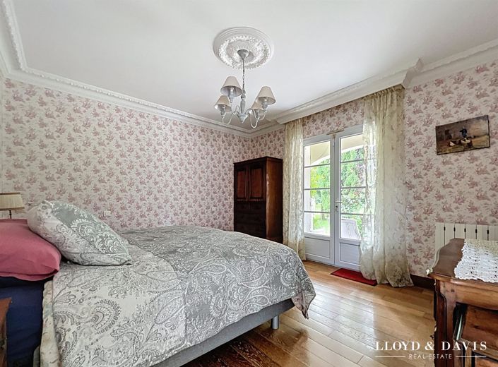 Image No.6-4 Bed House for sale