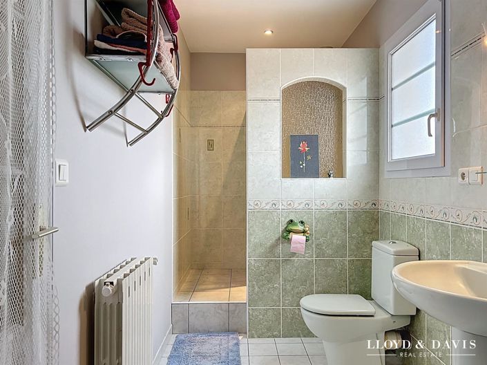 Image No.9-4 Bed House for sale