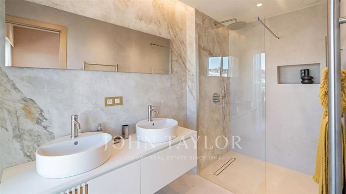 Image No.11-3 Bed Apartment for sale