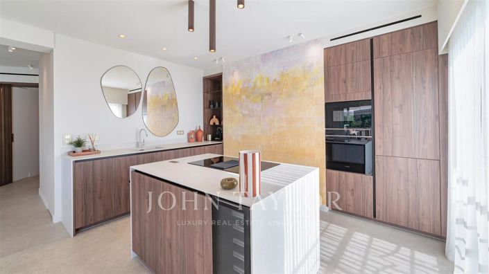 Image No.8-3 Bed Apartment for sale