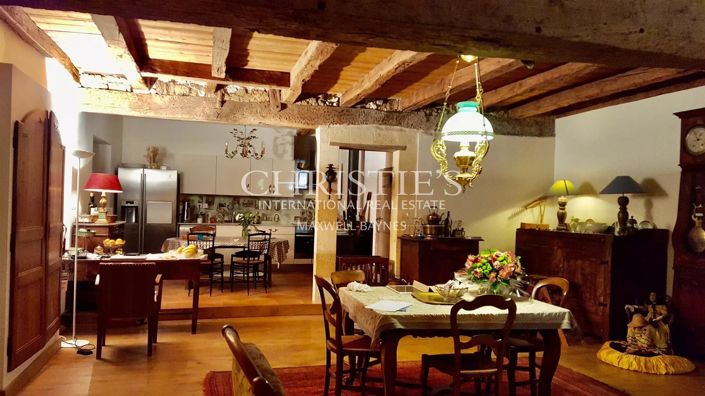 Image No.5-7 Bed House for sale