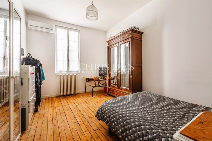 Image No.11-6 Bed House for sale