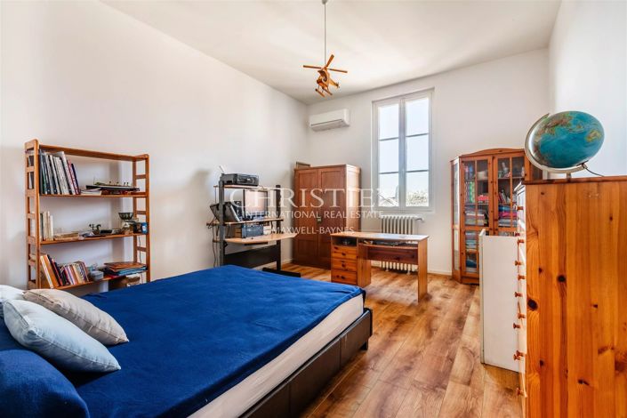 Image No.13-6 Bed House for sale