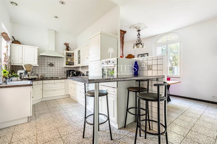 Image No.4-6 Bed House for sale