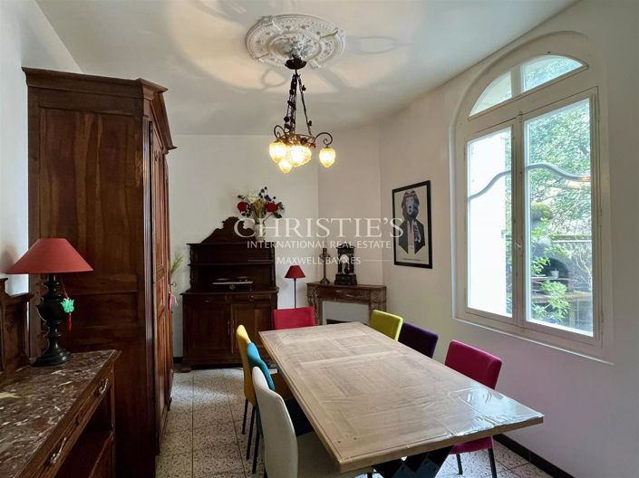 Image No.5-6 Bed House for sale