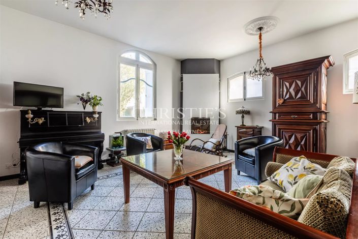 Image No.5-6 Bed House for sale