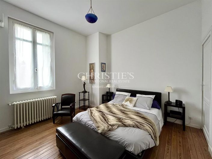 Image No.8-6 Bed House for sale