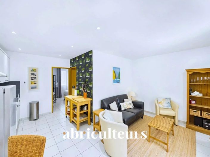 Image No.18-8 Bed House for sale