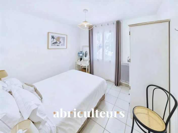 Image No.22-8 Bed House for sale