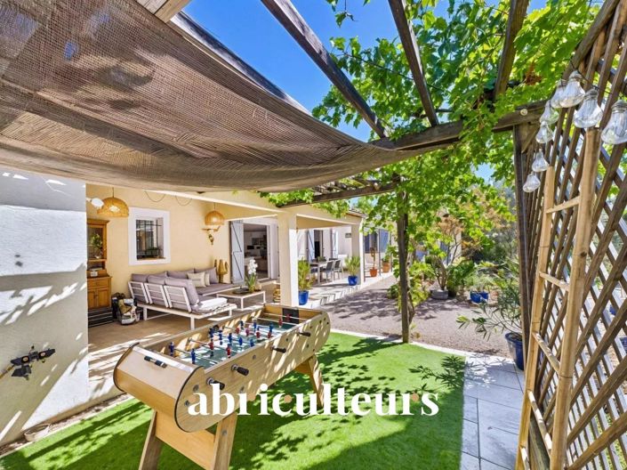 Image No.4-8 Bed House for sale