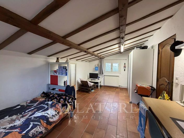 Image No.12-6 Bed House for sale