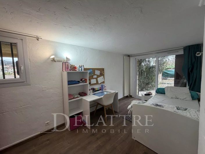 Image No.13-6 Bed House for sale