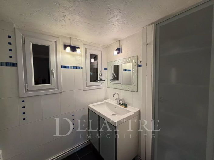 Image No.15-6 Bed House for sale