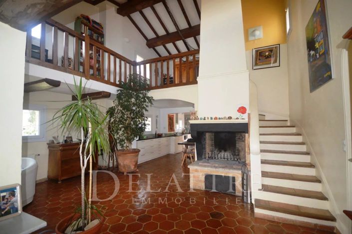 Image No.6-6 Bed House for sale