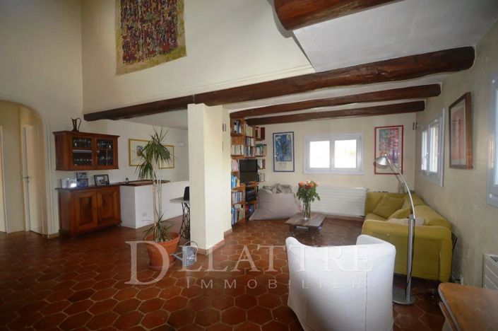 Image No.7-6 Bed House for sale