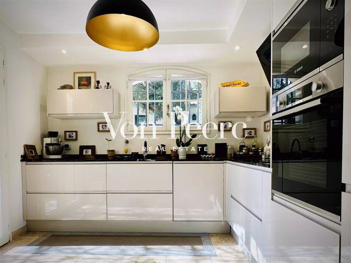 Image No.8-4 Bed House for sale