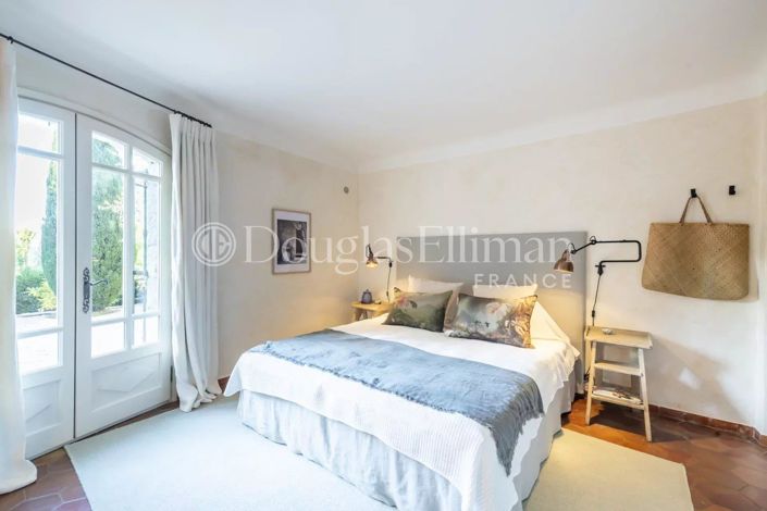 Image No.11-4 Bed House for sale