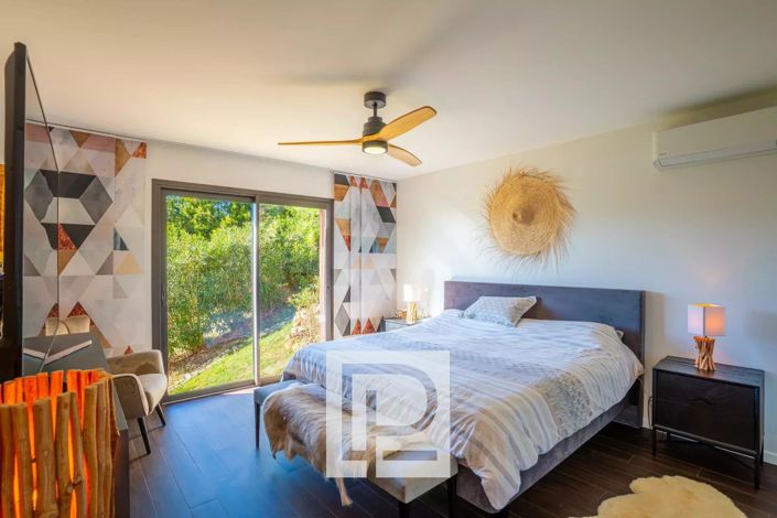 Image No.11-5 Bed House for sale