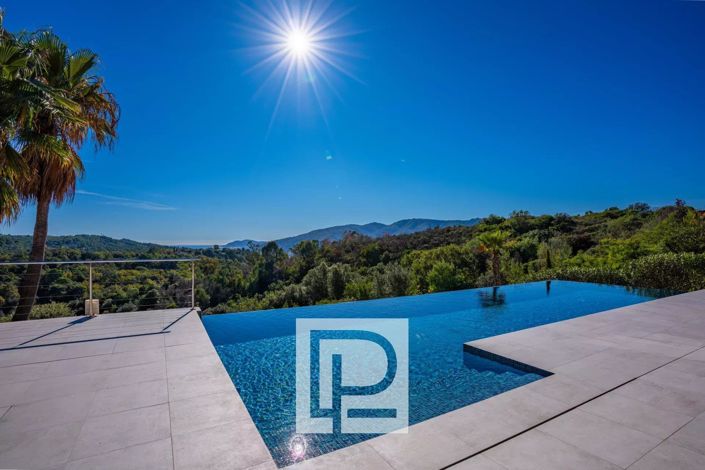 Image No.3-5 Bed House for sale