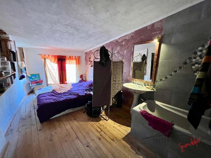 Image No.10-5 Bed House for sale