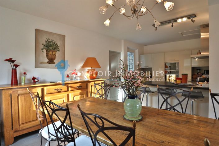 Image No.24-4 Bed House for sale