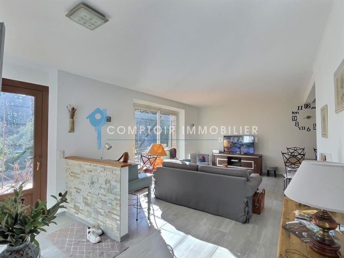 Image No.8-4 Bed House for sale