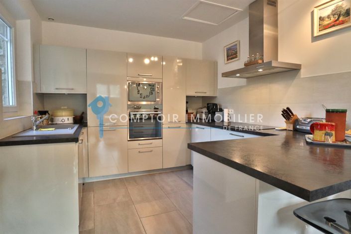 Image No.9-4 Bed House for sale