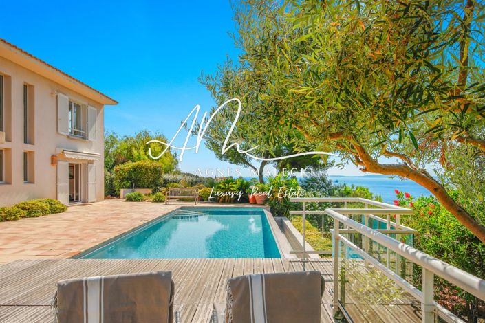 Image No.2-Maison de 4 chambres à vendre à Le Lavandou