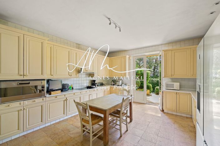 Image No.16-7 Bed House for sale