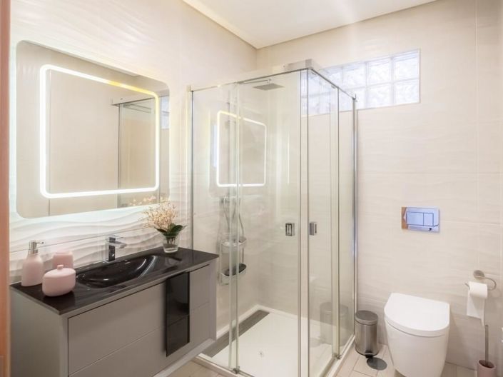 Image No.20-4 Bed House for sale