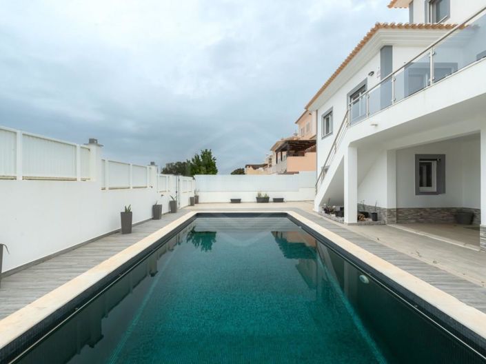 Image No.26-4 Bed House for sale