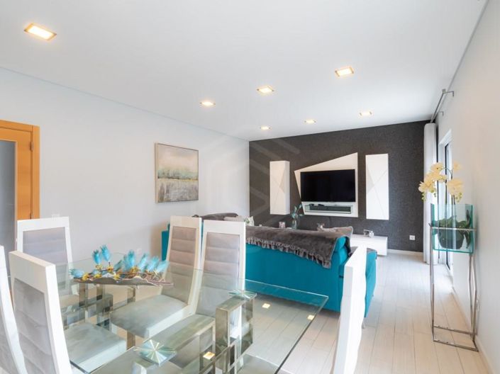 Image No.6-4 Bed House for sale