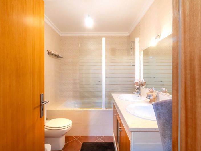 Image No.11-4 Bed House for sale